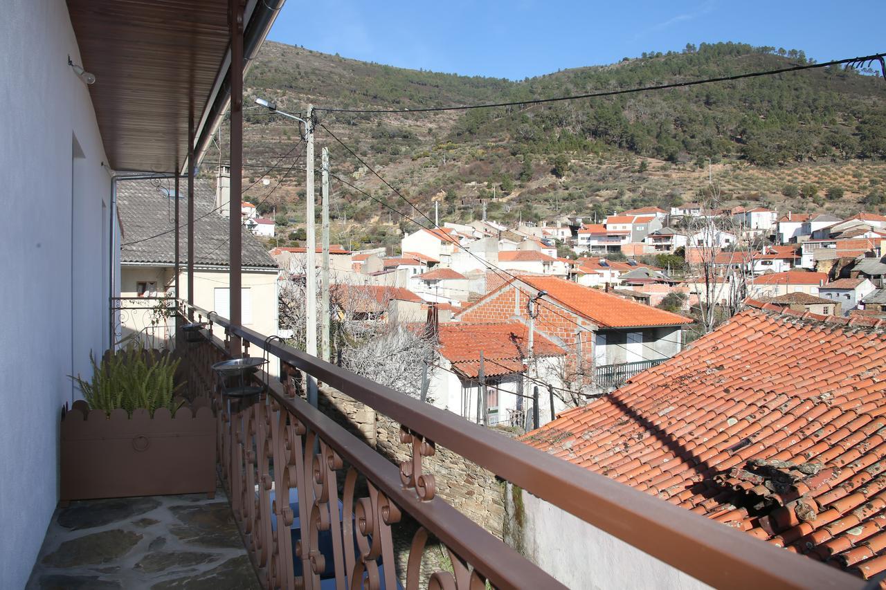Гостевой дом Casa Do Ti Latoeiro Торри-ди-Монкорву Экстерьер фото