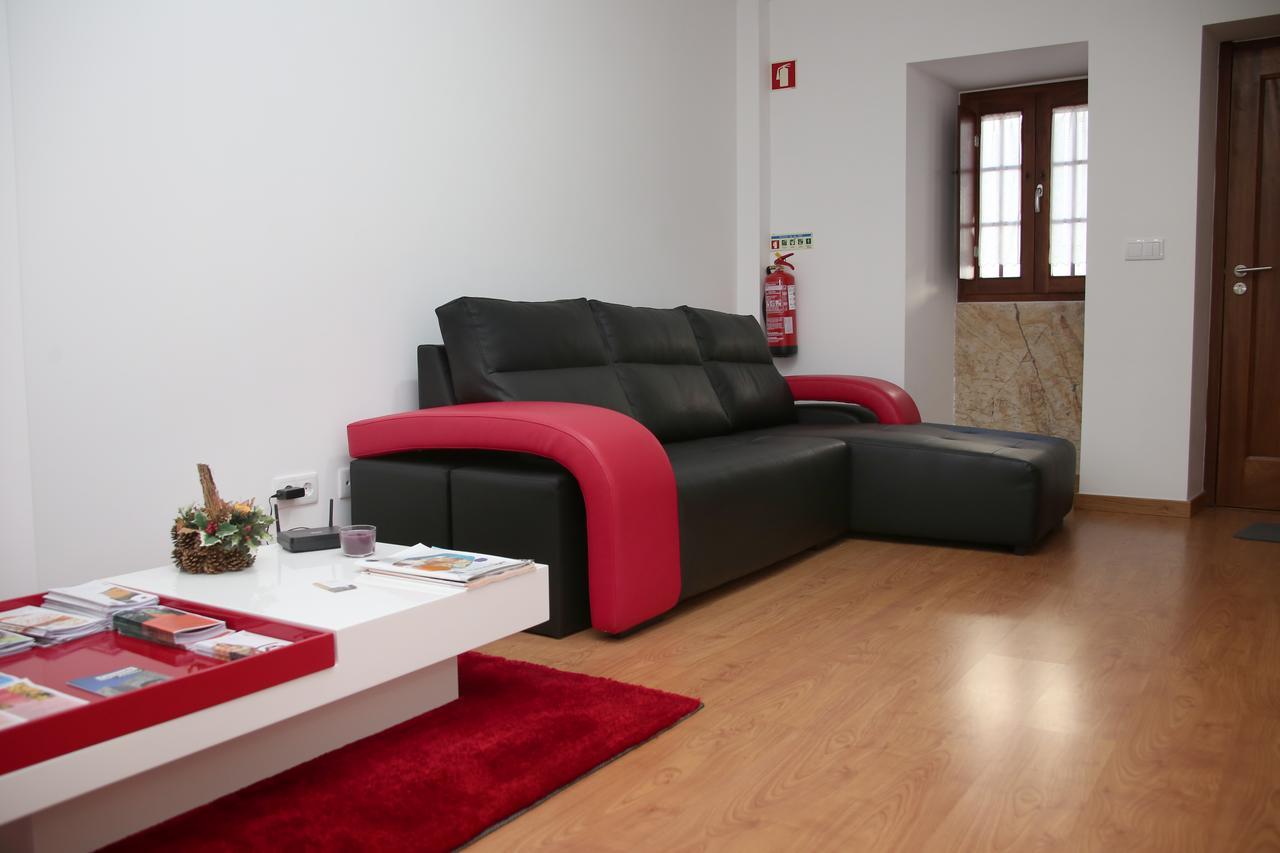 Гостевой дом Casa Do Ti Latoeiro Торри-ди-Монкорву Экстерьер фото